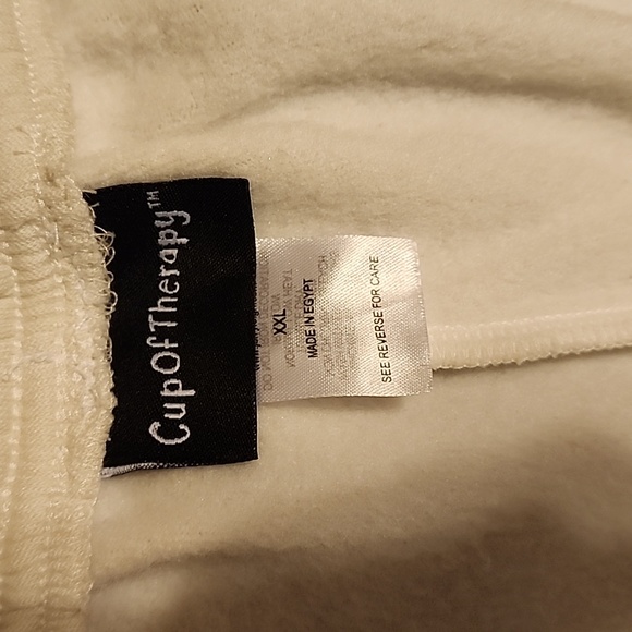 Cream sweat shorts - Picture 3 of 3